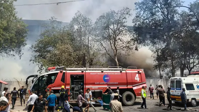 Ahmedabad plane crash update: दर्दनाक हादसे की पूरी जानकारी 3 ahmedabad plane crash