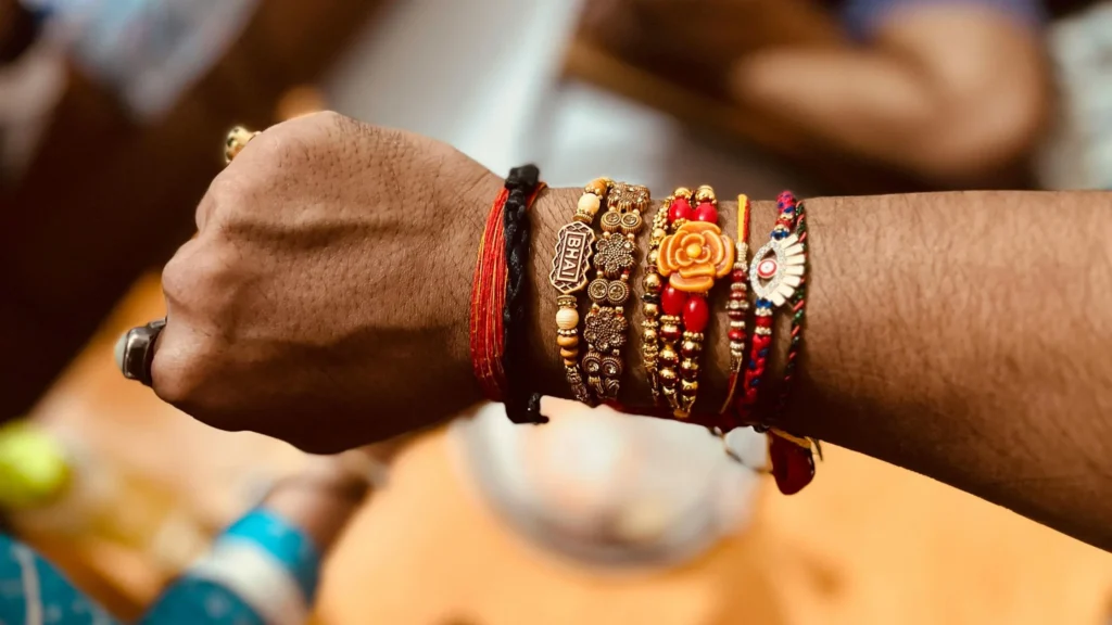 RakshaBandhan 2025: किस दिन है रक्षाबंधन, कब है राखी बांधने का शुभ मुहूर्त 1 kab hai Rakshabandhan