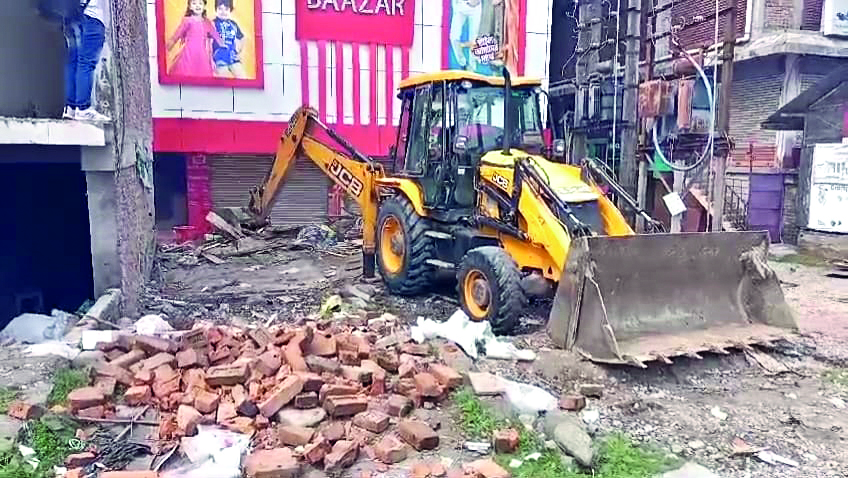 shop demolished without compensation